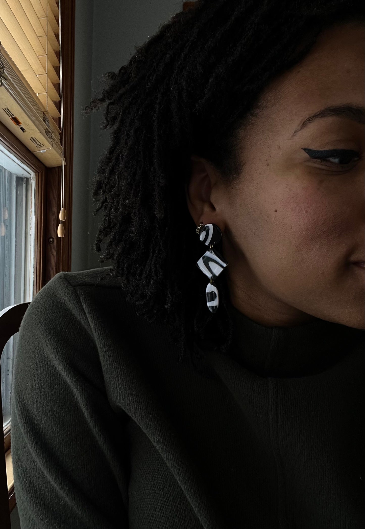 B&W Tiered Dangles