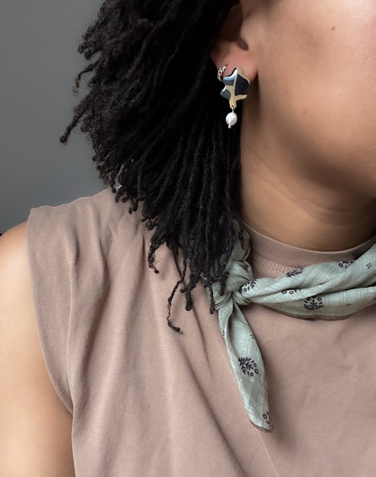 Spotted Mini Fanny Dangles with Pearl Drop