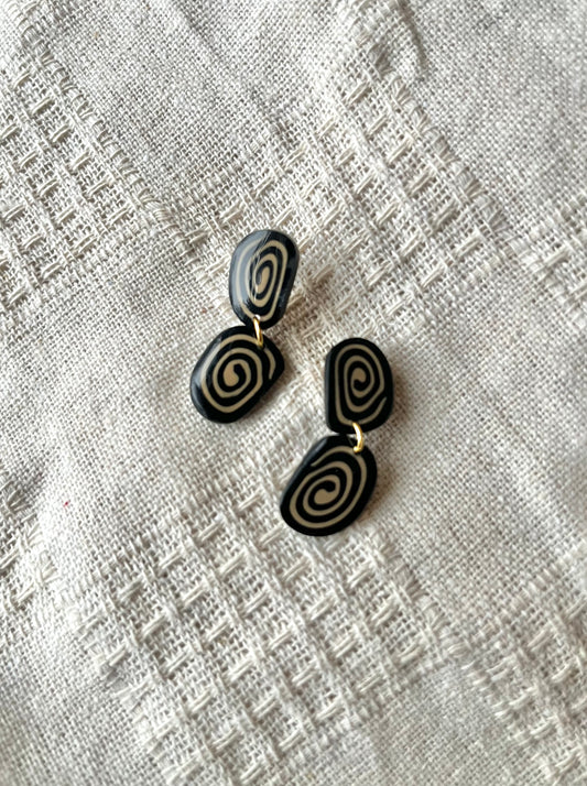Everyday Spiral Dangles - Beige & Black