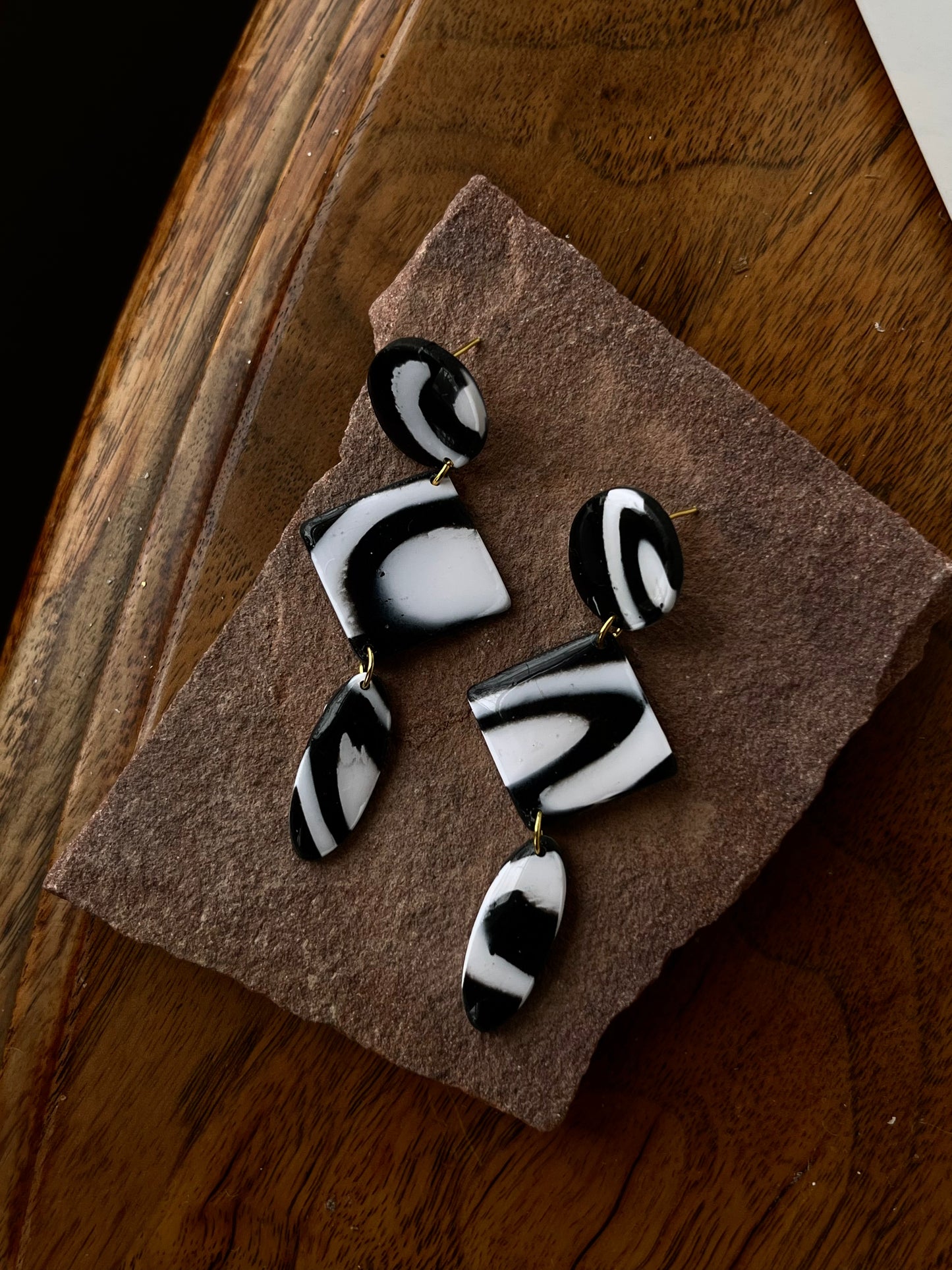 B&W Tiered Dangles