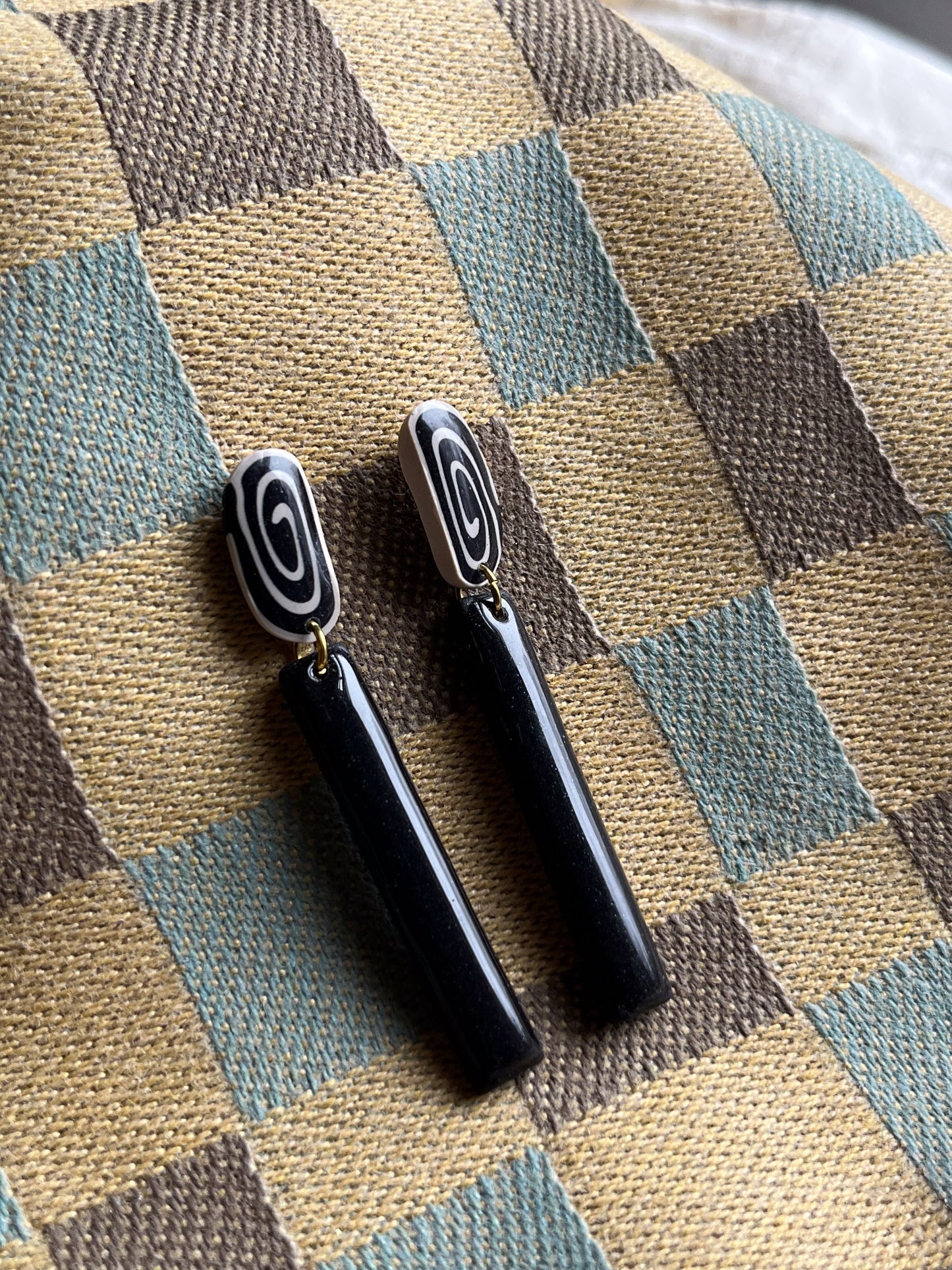 Minimal Spiral Dangles
