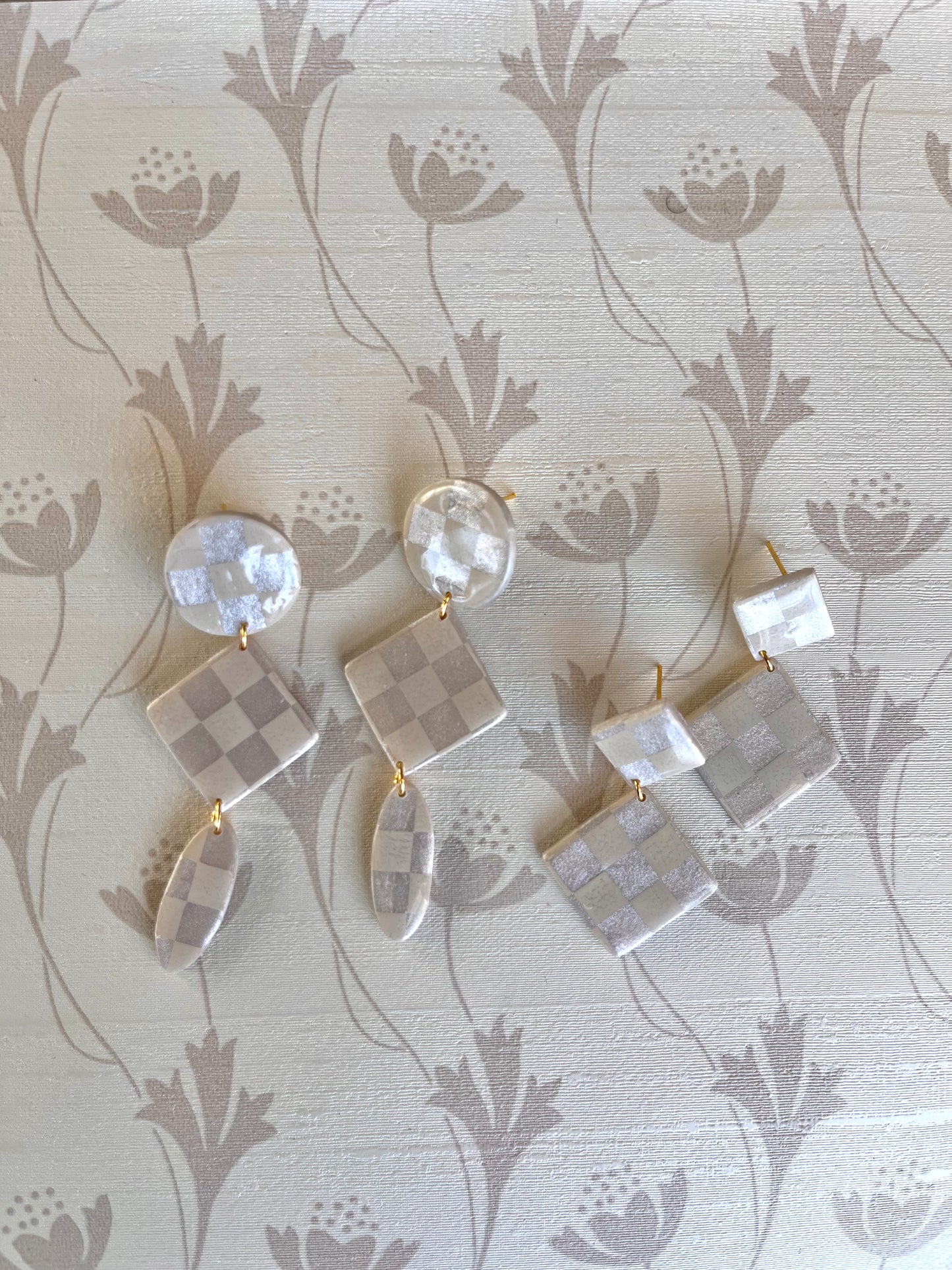 Checkered Three Tier Dangles in Cream & Pearl