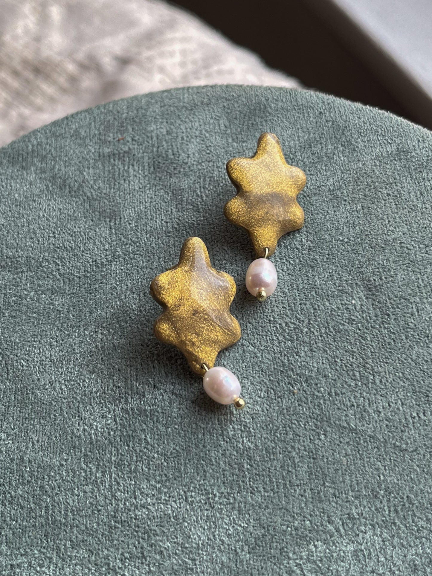 Mini Fanny with Pearl Drop