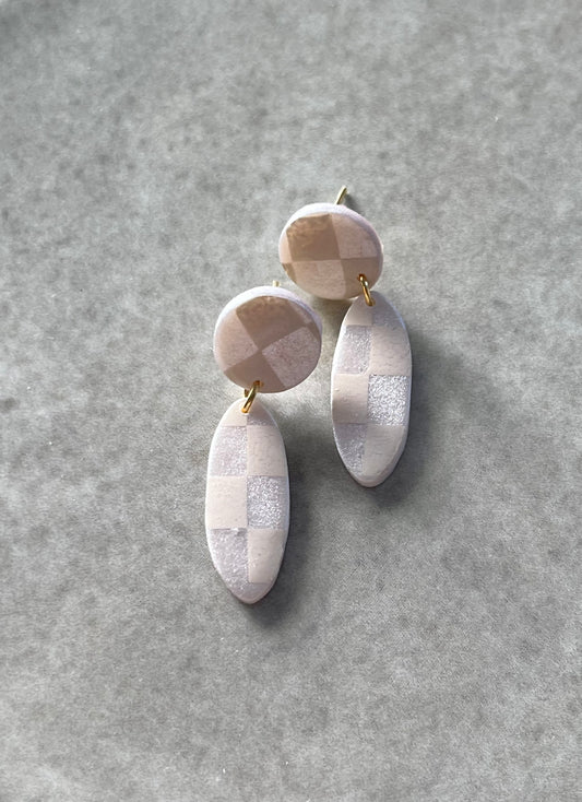 Dainty Checkered Mini Dangles in Cream and Pearl