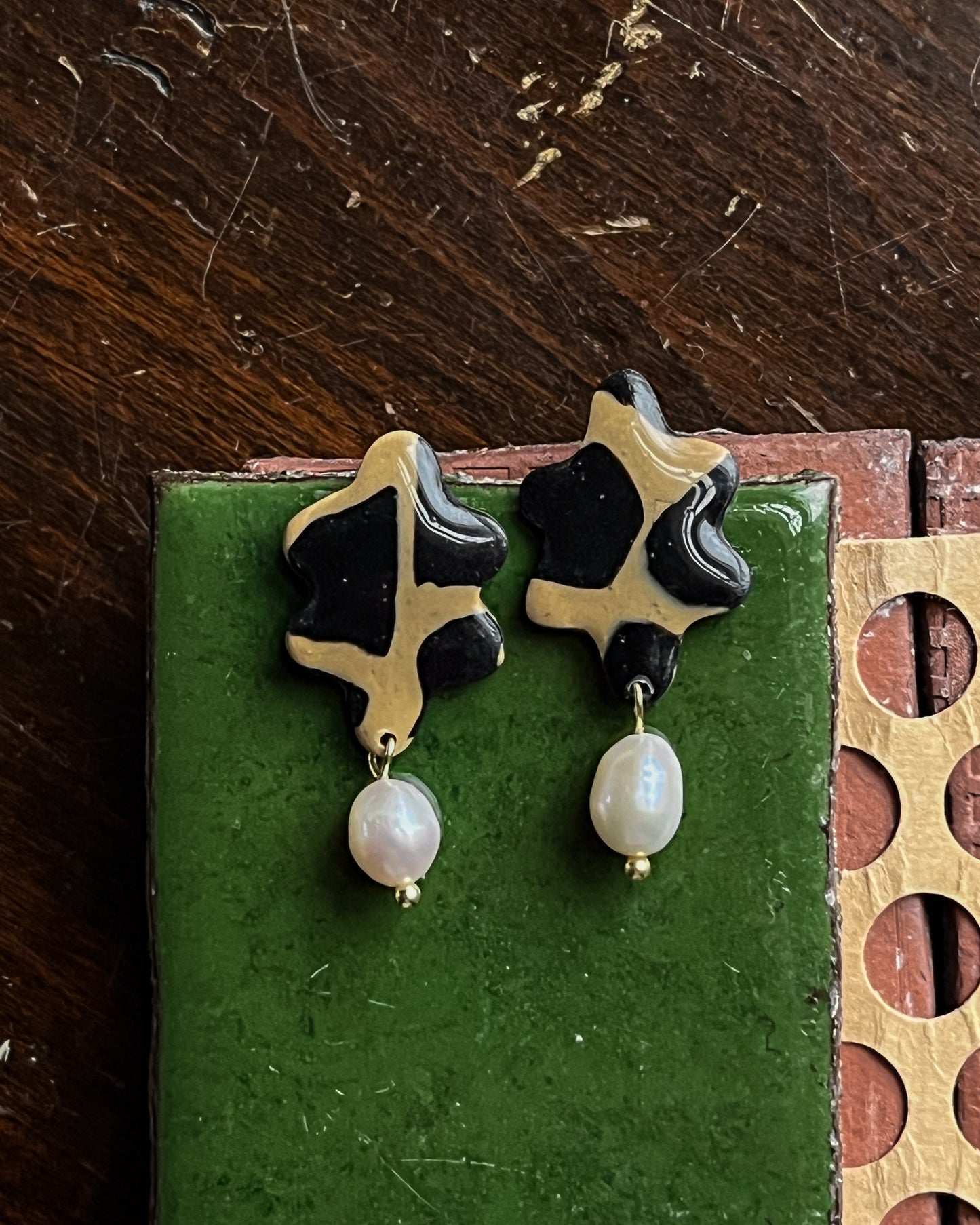 Spotted Mini Fanny Dangles with Pearl Drop
