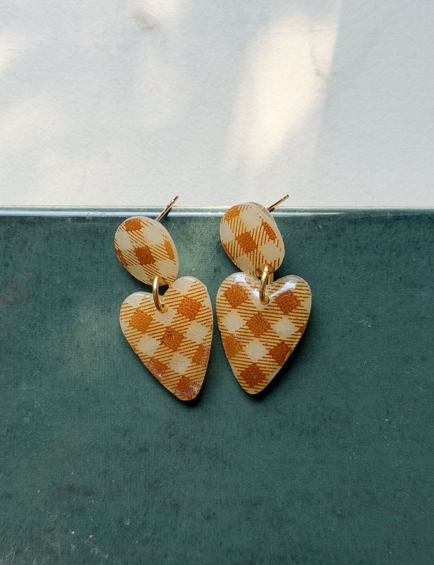 Summer Beige Checkered Hearts
