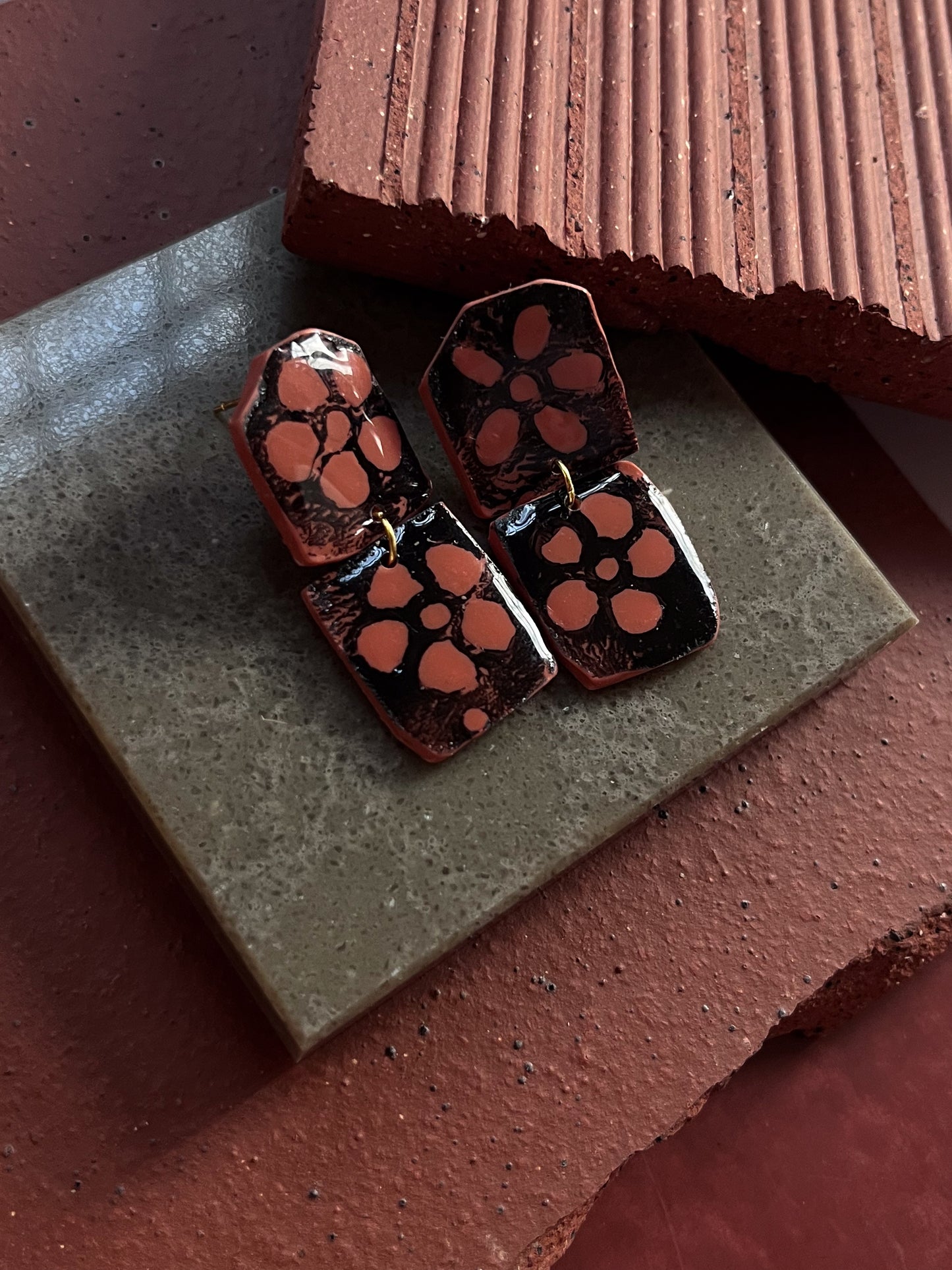 Artifact Dangles