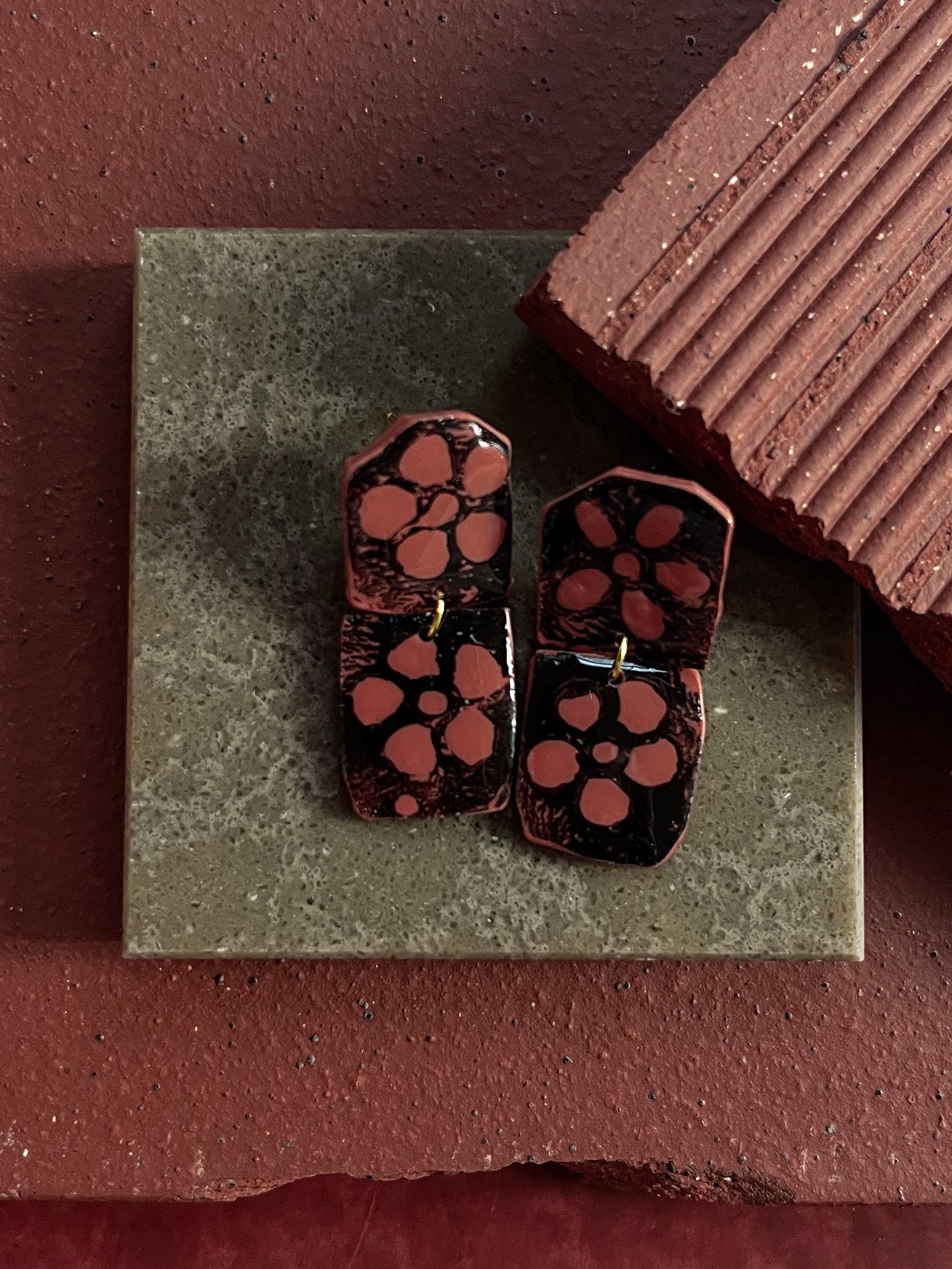 Artifact Dangles