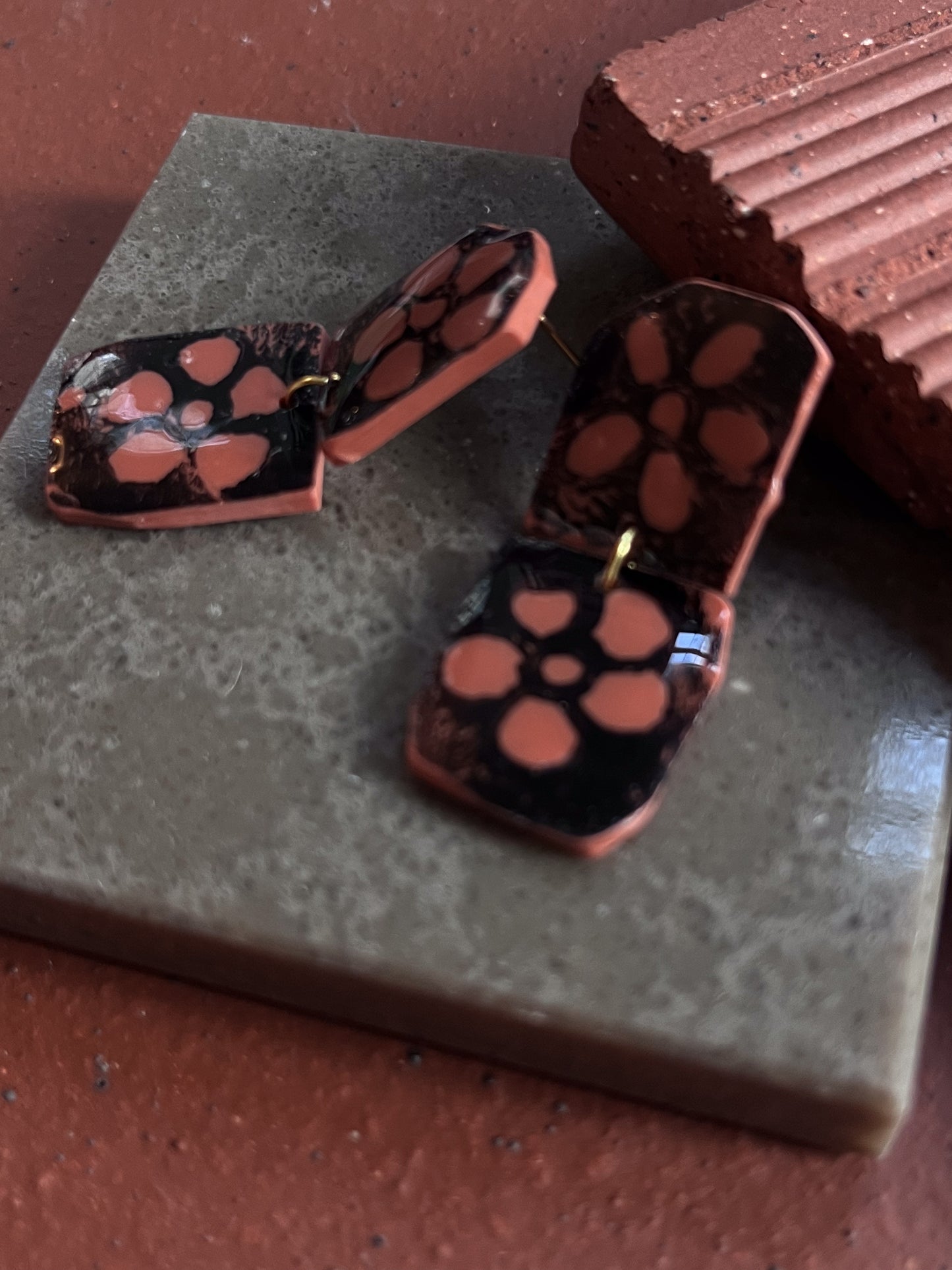 Artifact Dangles
